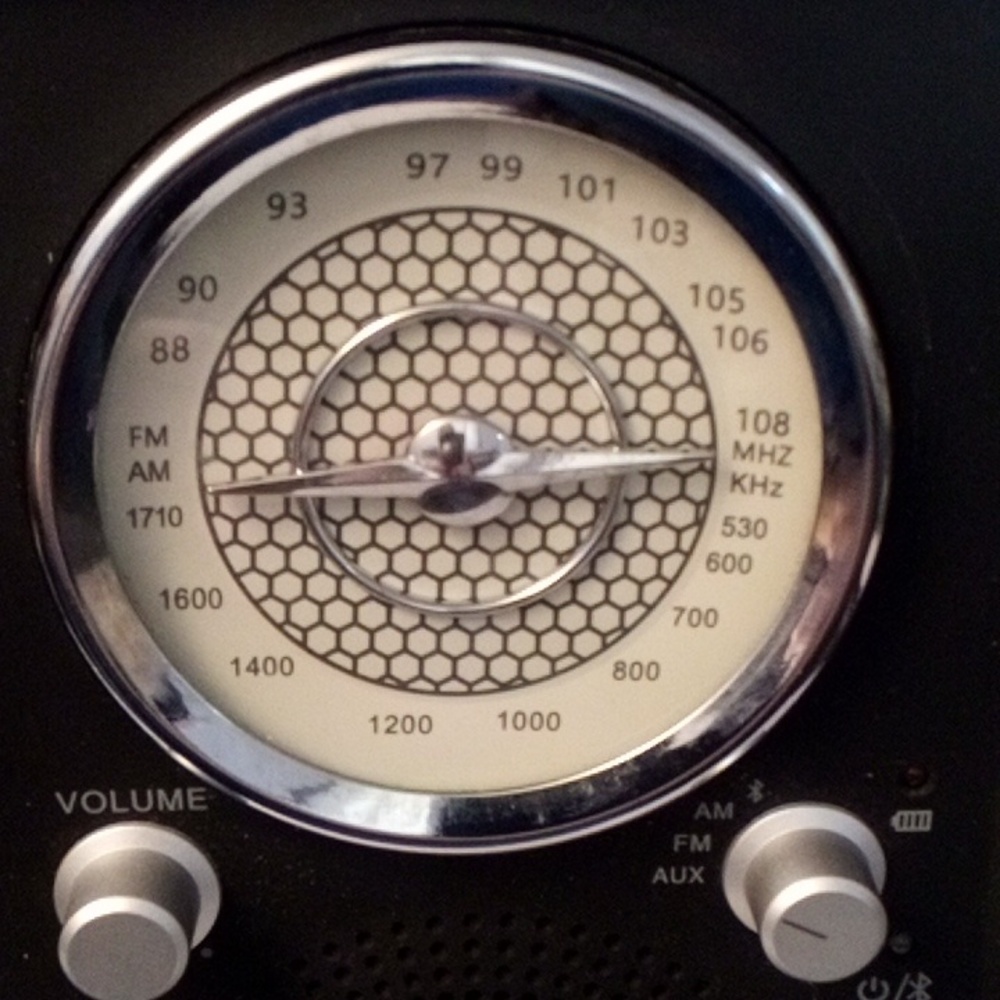 Crosley Radio - Mockingbird  Black Retro AM/FM Radio - Model CR3934ABK - Picture 3 of 7